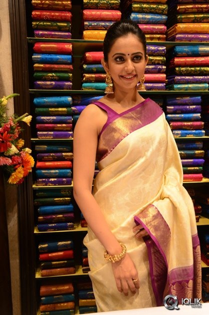 Rakul-Preet-Singh-at-South-India-Shopping-Mall-Launch